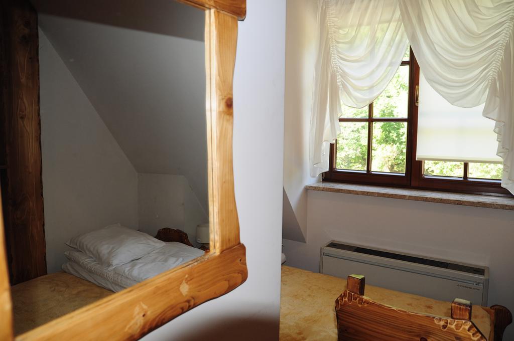 Karczma Parchatka Buitenkant foto