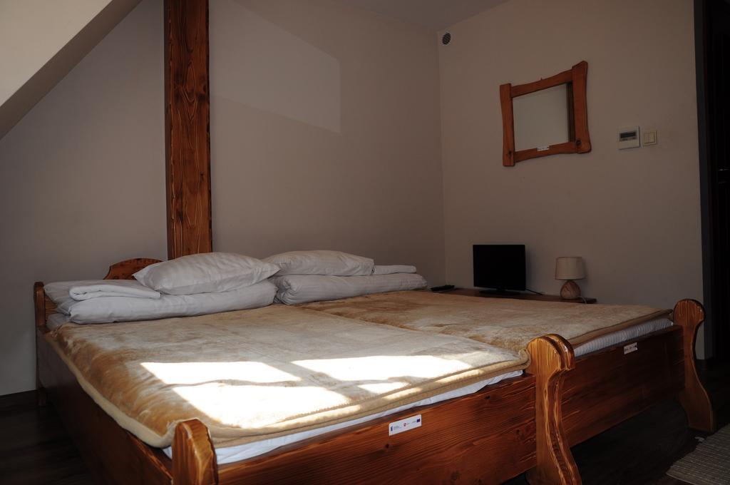 Karczma Parchatka Buitenkant foto