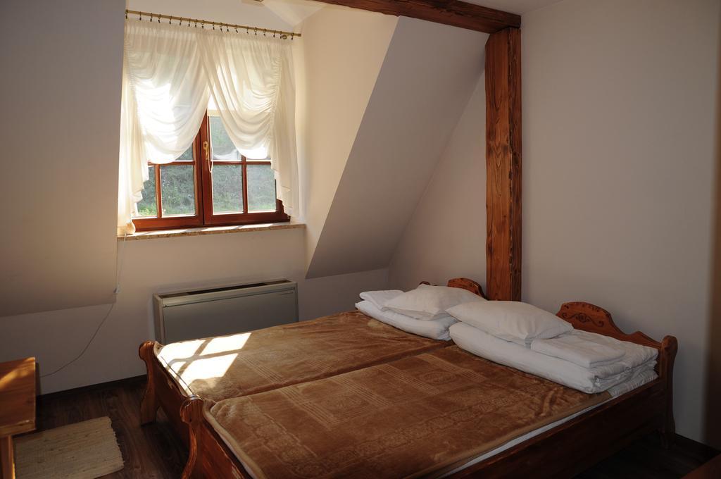 Karczma Parchatka Buitenkant foto
